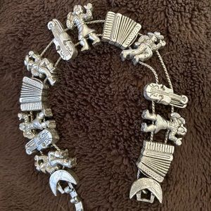 Chain sliding square dancers